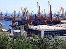 Constanta shipyard.JPG