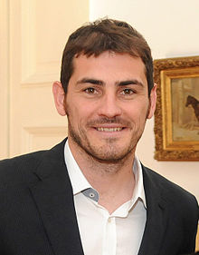 14-6-2011 Visita Iker Casillas (5833110137) (เกรียน) .jpg