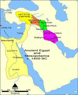 Mapa general del siglo XV a. C. que muestra el territorio central de Asiria con sus dos ciudades principales, Assur y Nínive, encajadas entre Babilonia río abajo en el Tigris y los estados de Mitanni y Hatti río arriba.