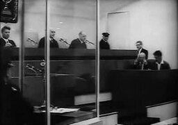 Archivo: 1961-04-13 Tale Of Century - Eichmann juzgado por crímenes de guerra.ogv