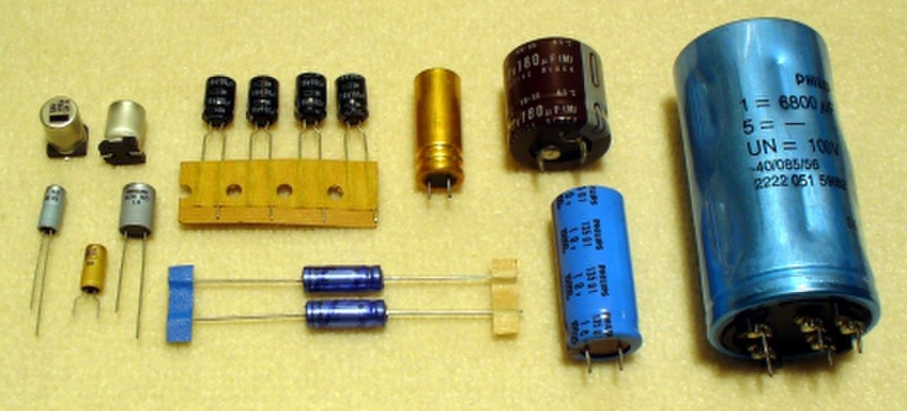 SMD Condensateurs électrolytiques en aluminium des valeurs différentes 