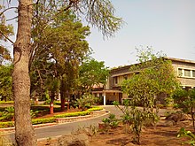 Gokhale Institute near Hanuman Tekdi - panoramio.jpg