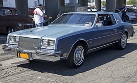 1984 Buick Riviera coupe in two-tone blue, front left.jpg