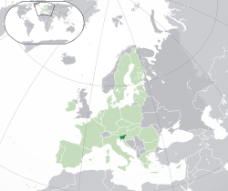 ที่ตั้งของสโลวีเนีย (สีเขียวเข้ม) - ในยุโรป (สีเขียวและสีเทาเข้ม) - ในสหภาพยุโรป (สีเขียว)
