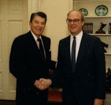 Robert S. Gelbard และ Ronald Reagan.jpg