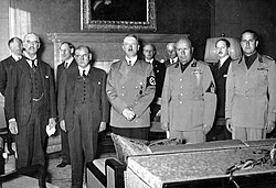 group portrait Edward Chamberlain, Édouard Daladier, Adolf Hitler, Mussolini, and Count Ciano, as they prepared to sign the Munich Agreement