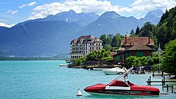 Lago Annecy nos Alpes Franceses