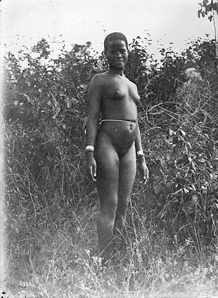 Indigenous woman in German East Africa, early 20th century. 