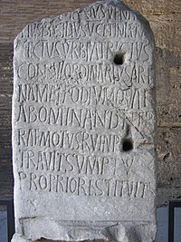 Inscripción del Coliseo de Roma 2.jpg