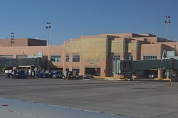 Terminal de Albuquerque International Sunport da pista 02.jpg