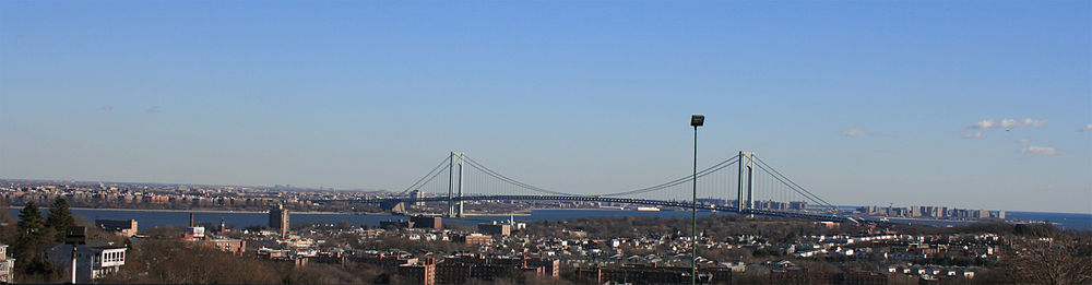 Verrazzano-Narrows Bridge connecting the eastern portion of the island to Brooklyn