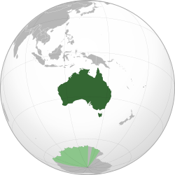 ऑर्थोग्राफ़िक प्रोजेक्शन का उपयोग करते हुए ऑस्ट्रेलिया पर केंद्रित पूर्वी गोलार्ध का एक नक्शा।