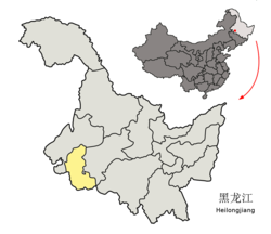 ที่ตั้งของเมือง Daqing (สีเหลือง) ใน Heilongjiang (สีเทาอ่อน) และประเทศจีน