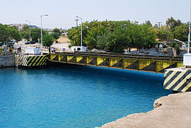สะพานใต้น้ำของคลอง Corinth ใน Isthmia