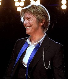 Bowie sonriendo