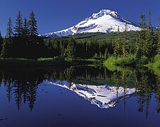 Mount Hood reflejado en Mirror Lake, Oregon.jpg