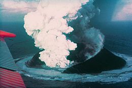 Erupción de Surtsey 1963.jpg